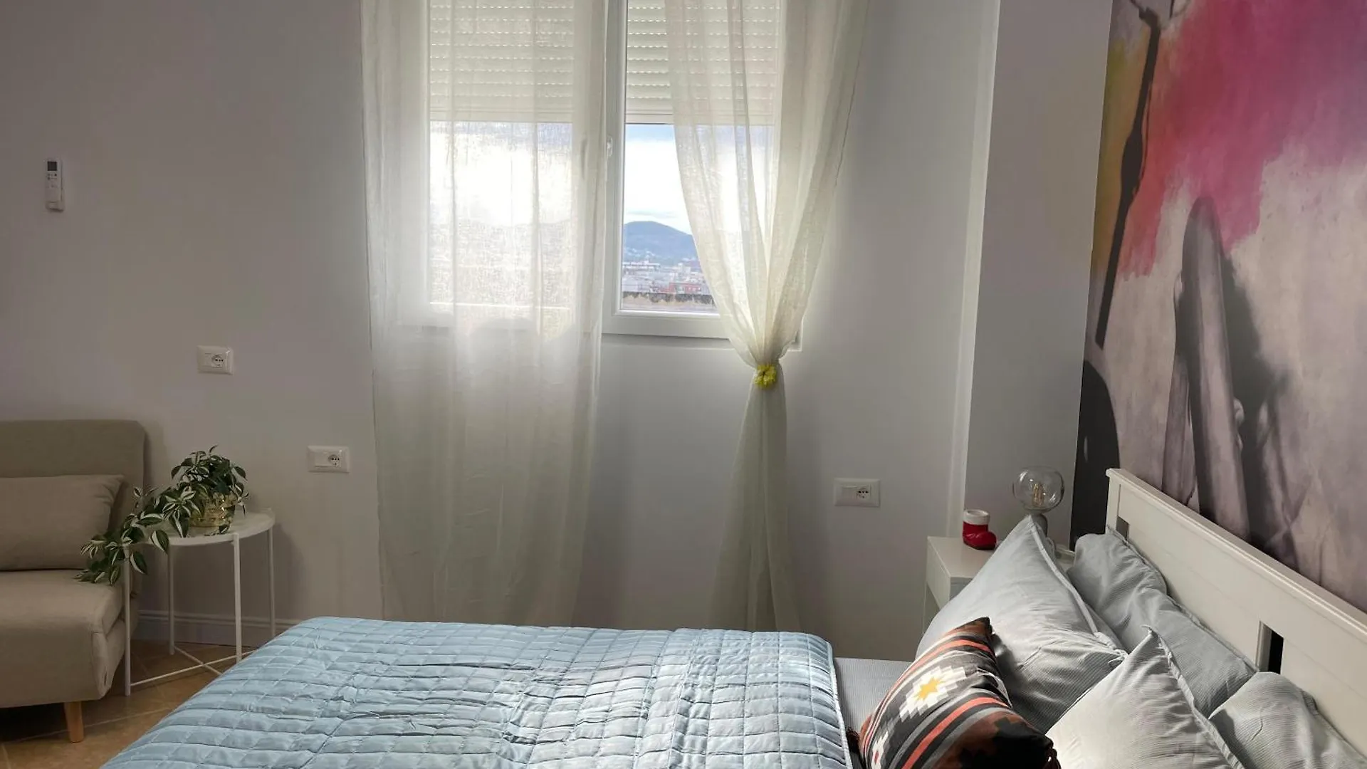 Panoramic Condo In Tirana! 0*, Tirana Albanië